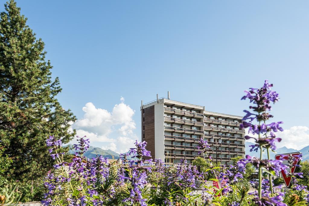 Residence Pierre & Vacances Les Ecrins Courchevel Bagian luar foto